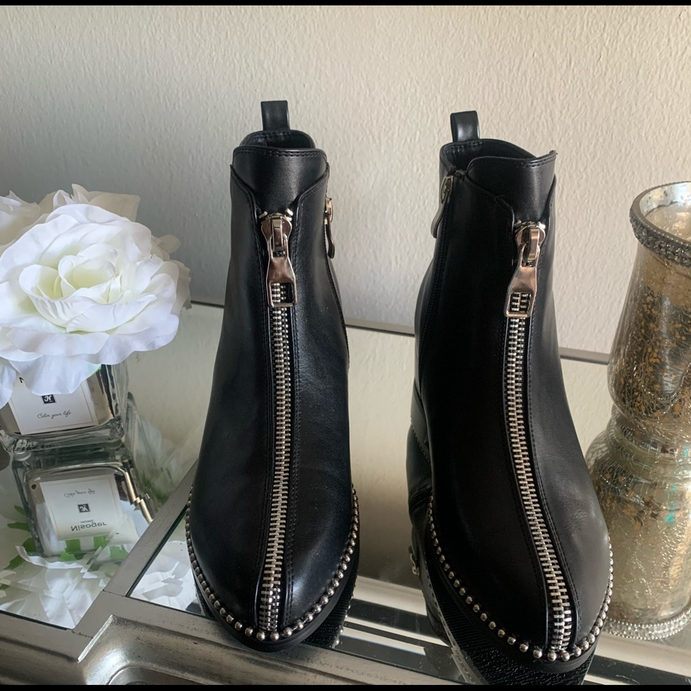 Black Leather Bootie with Zipper